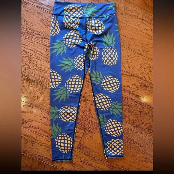 Blue Pineapple lotus leggings‎ size large - Picture 4 of 4